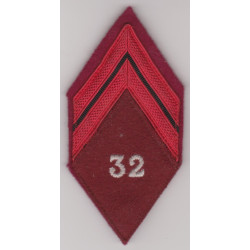Losange de bras Caporal de la 32ème Section d'Infirmiers Militaires à crochets