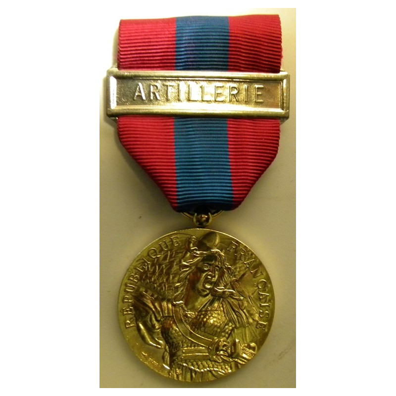 Médaille Défense Nationale "Bronze" 2ème Type doré + agraphe "Artillerie" 2ème Type