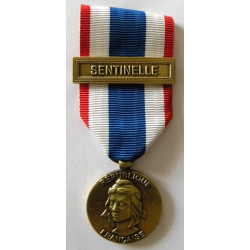 Médaille Protection Militaire du Territoire - Opération Sentinelle - Vigipirate (1)