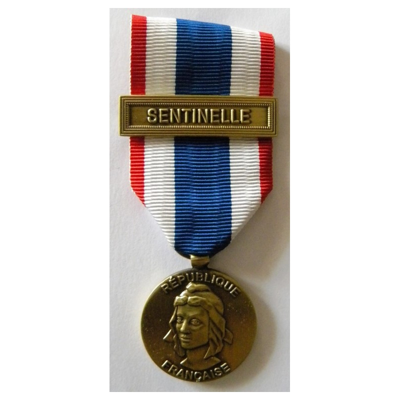 Médaille Sportive Ancienne En Bronze - Entraînement Physique Et Préparation Militaire - 64,41 Gr