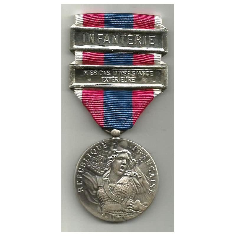 Médaille Défense Nationale "Argent" 2ème Type brillant + agraphes "Infanterie" et "M.A.E." 2ème Type
