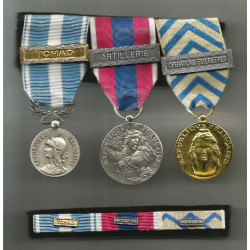 Placard de 3 Médailles et son placard de 3 rappels - Artillerie