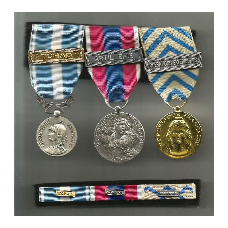 Placard de 3 Médailles et son placard de 3 rappels - Artillerie