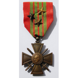 Croix de guerre 1939 avec 2 étoiles de bronze et 1 étoile d'or