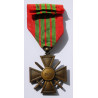 Croix de guerre 1939 avec 2 étoiles de bronze et 1 étoile d'or