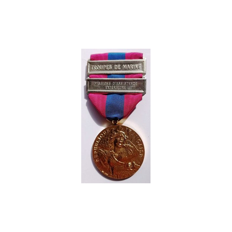 Médaille Défense Nationale "Bronze" 2ème Type doré + agraphes "Troupes de Marine" et "M.A.E." 2ème Type