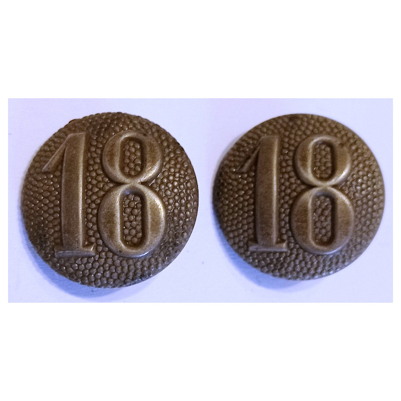 Paire de boutons d'épaulettes numérotée "18" - 18ème Compagnie