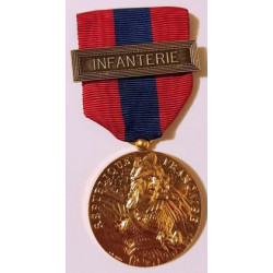 Médaille Défense Nationale "Bronze" 2ème Type doré + agraphe "Infanterie" 1er Type