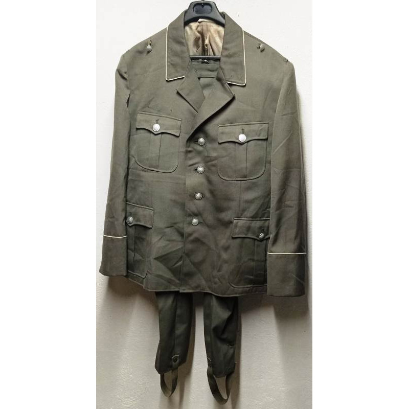 Uniforme complet: Vareuse + Pantalon Culotte de cheval Officier Armée de Terre NVA DDR - Allemagne de l'Est Uniforme complet: Vareuse + Pantalon Culotte de cheval Officier Armée de Terre NVA DDR - Allemagne de l'Est