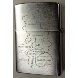 Briquet à essence ZIPPO du 28ème Régiment de Transmissions / Opération Trident de la KFOR - Mitrovica 2001 - Guerre Kosovo