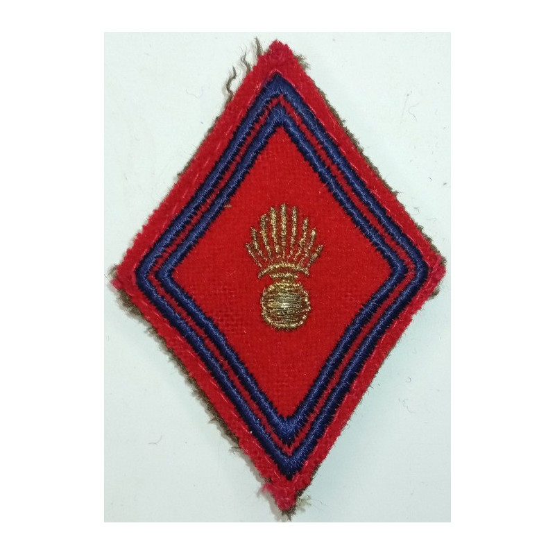 Losange de bras Générique Sous-officier / Officier Artillerie à crochets - Epoque Guerre d'Algérie Losange de bras Générique Sous-officier / Officier Artillerie à crochets - Epoque Guerre d'Algérie