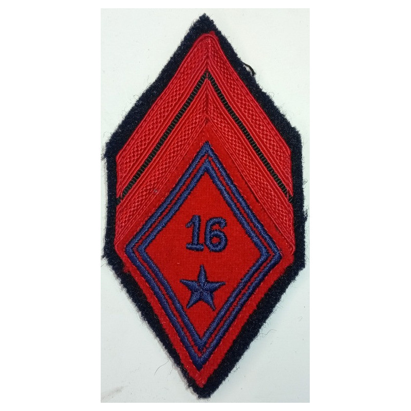 Losange de bras Caporal Appelé du Contingent du 16ème Régiment d'Artillerie à crochets