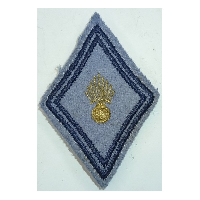 Losange de bras des Ecoles Militaires InterArmes / E.M.I.A. à crochets (2)