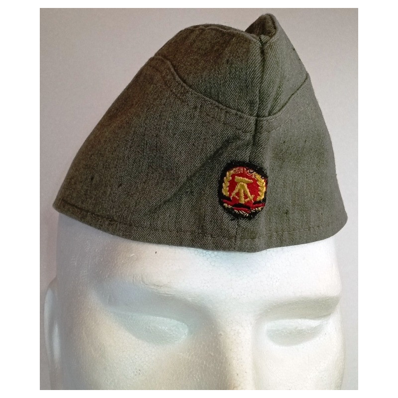 Allemagne de l'Est : Calot Officier en toile Armée de terre - DDR / NVA Bloc soviétique Allemagne de l'Est : Calot Officier en toile Armée de terre - DDR / NVA Bloc soviétique