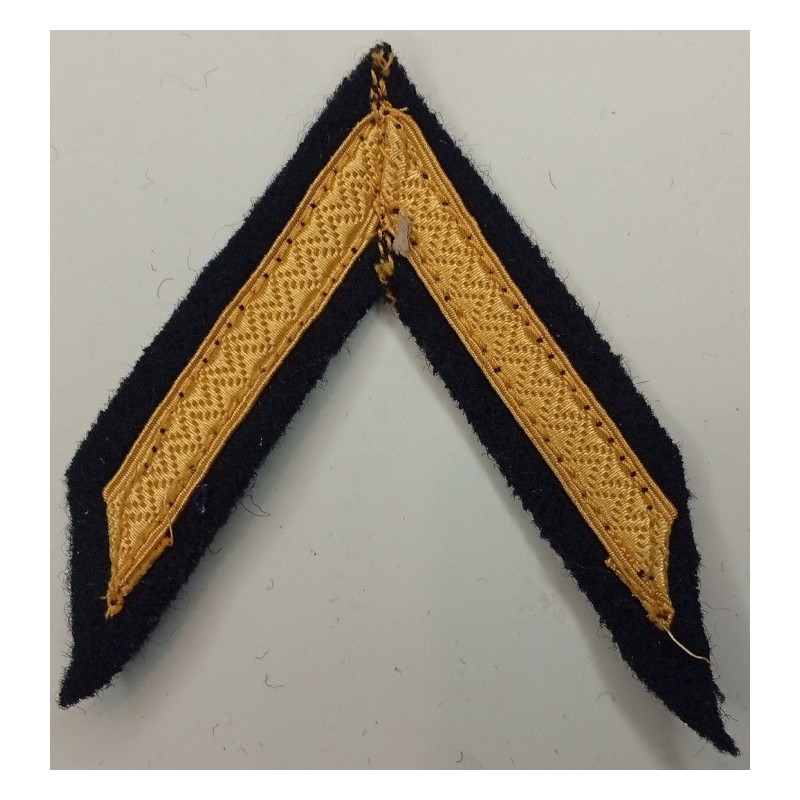 Grade de bras de Sergent Appelé du Contingent à coudre