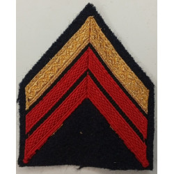 Grade de bras de Caporal-chef Appelé du Contingent à coudre