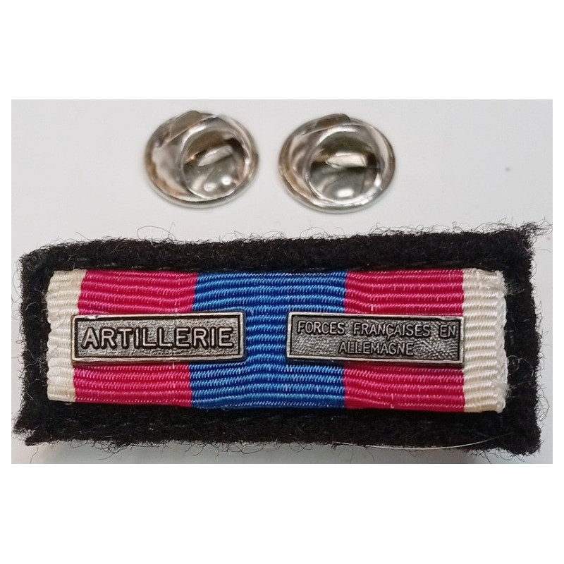 Placard de Rappel Médaille de la Défense Nationale "Argent" avec Agrafes "Artillerie" + "Forces Françaises en Allemagne" Placard de Rappel Médaille de la Défense Nationale "Argent" avec Agrafes "Artillerie" + "Forces Françaises en Allemagne"