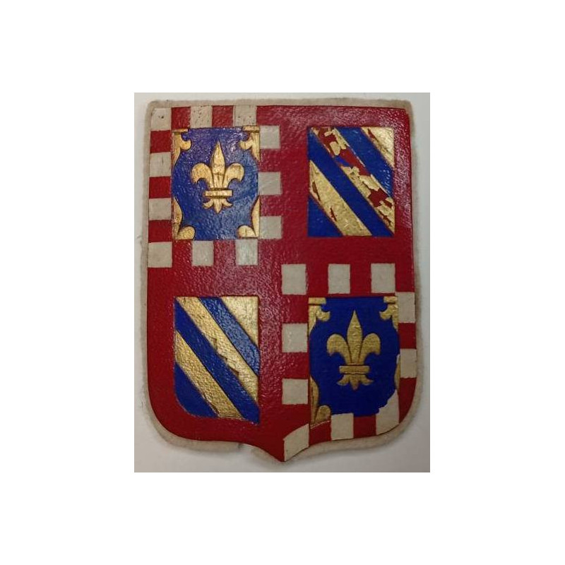 Très ancien Ecusson Scout de Bourgogne en cuir peint Très ancien Ecusson Scout de Bourgogne en cuir peint