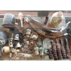 Ensemble d'Artefacts du Crash d'un Avion de Chasse Focke-Wulf 190 A8 - Aviation Allemande WW2