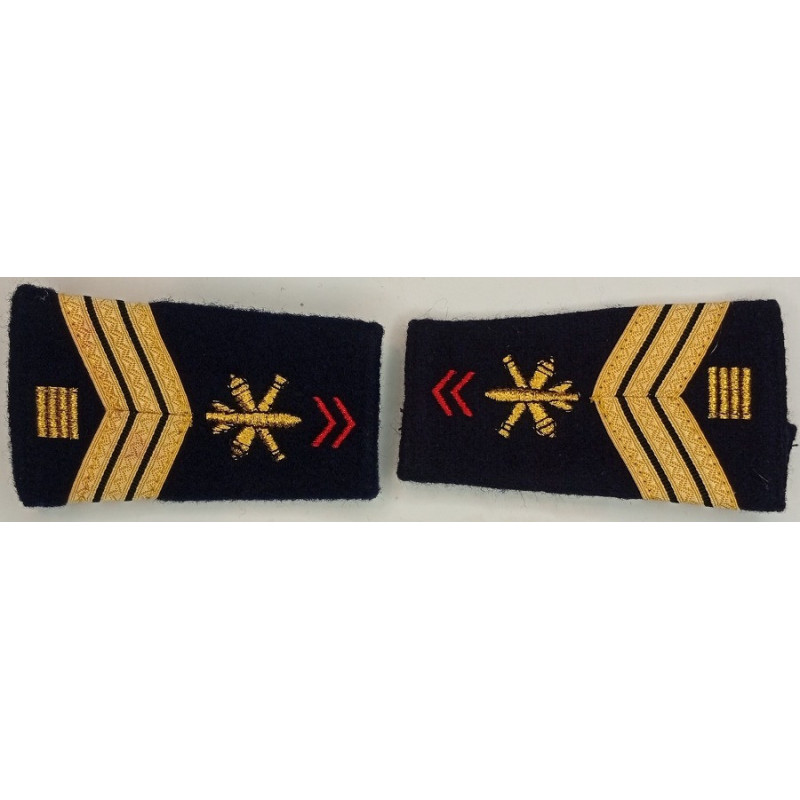Paire de fourreaux d'épaule de Maréchal-des-logis chef Artillerie + 20 ans Paire de fourreaux d'épaule de Maréchal-des-logis chef Artillerie + 20 ans
