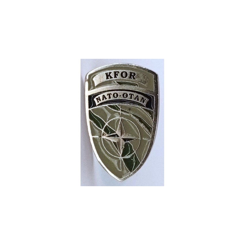 Pin's de calot "KFOR NATO-OTAN" - Opération Trident au Kosovo