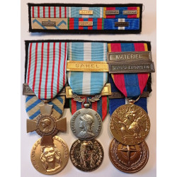 Placard de 6 Médailles et son placard de 6 rappels - Matériel / Corps européen - Guerres Kosovo et Sahel