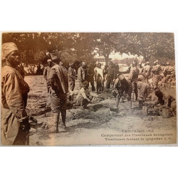 Carte Postale : Tirailleurs Malgaches de la 4ème Compagnie du 13ème Bataillon en Groupe d'Ensemble à La Tremblade en 1917
