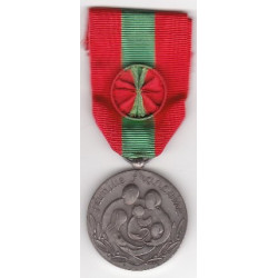 Médaille d'Argent de la Famille Modèle 1985