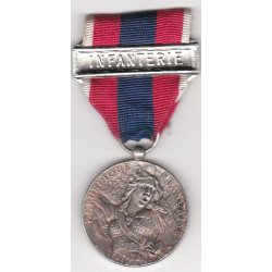 Médaille Défense Nationale "Argent" 2ème Type brillant+ agraphe "Infanterie" 2ème Type 