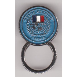 Pin's A.I.S.P. Casque bleu O.N.U.